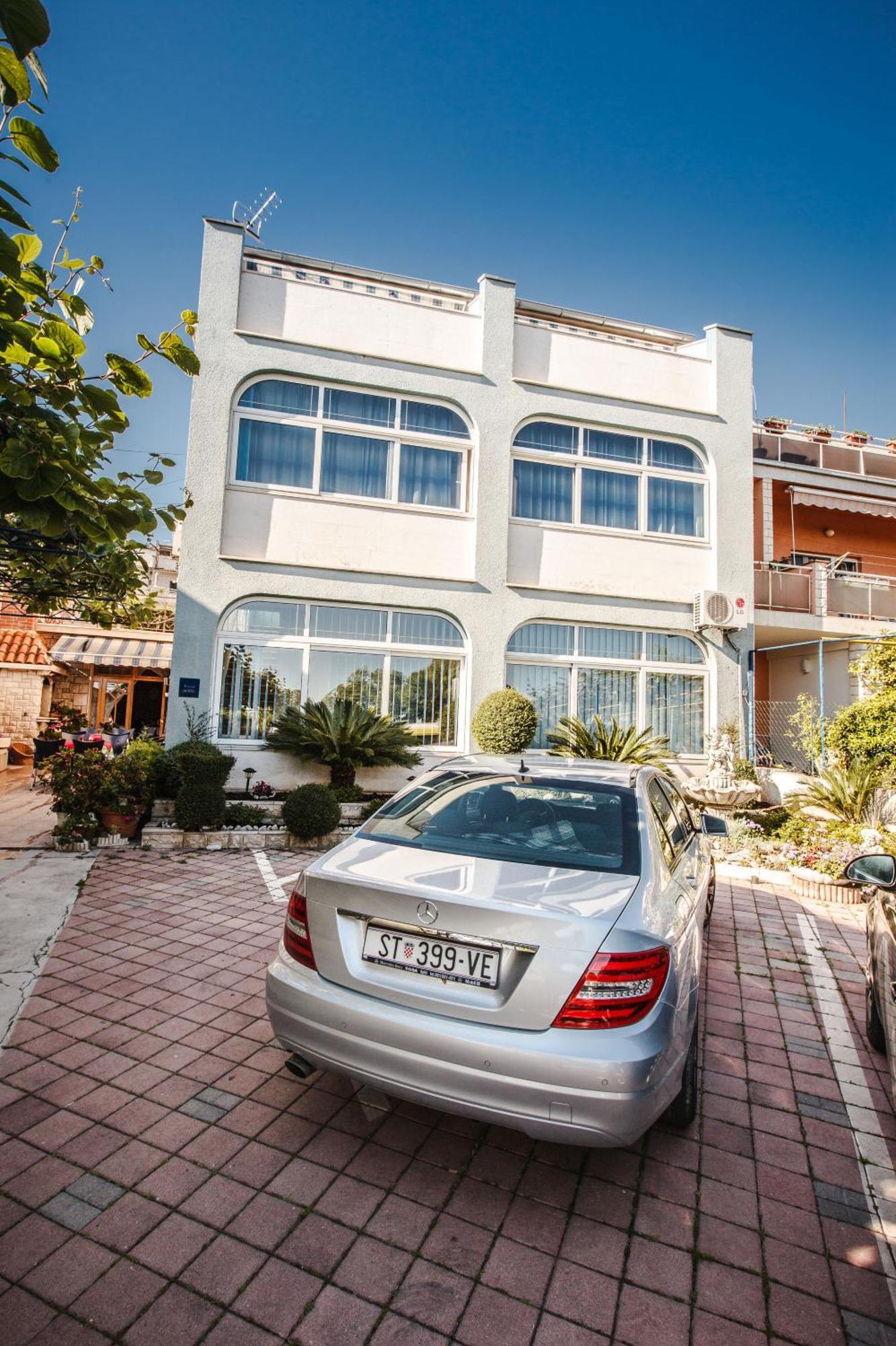 Guesthouse Rooms Сплит Екстериор снимка